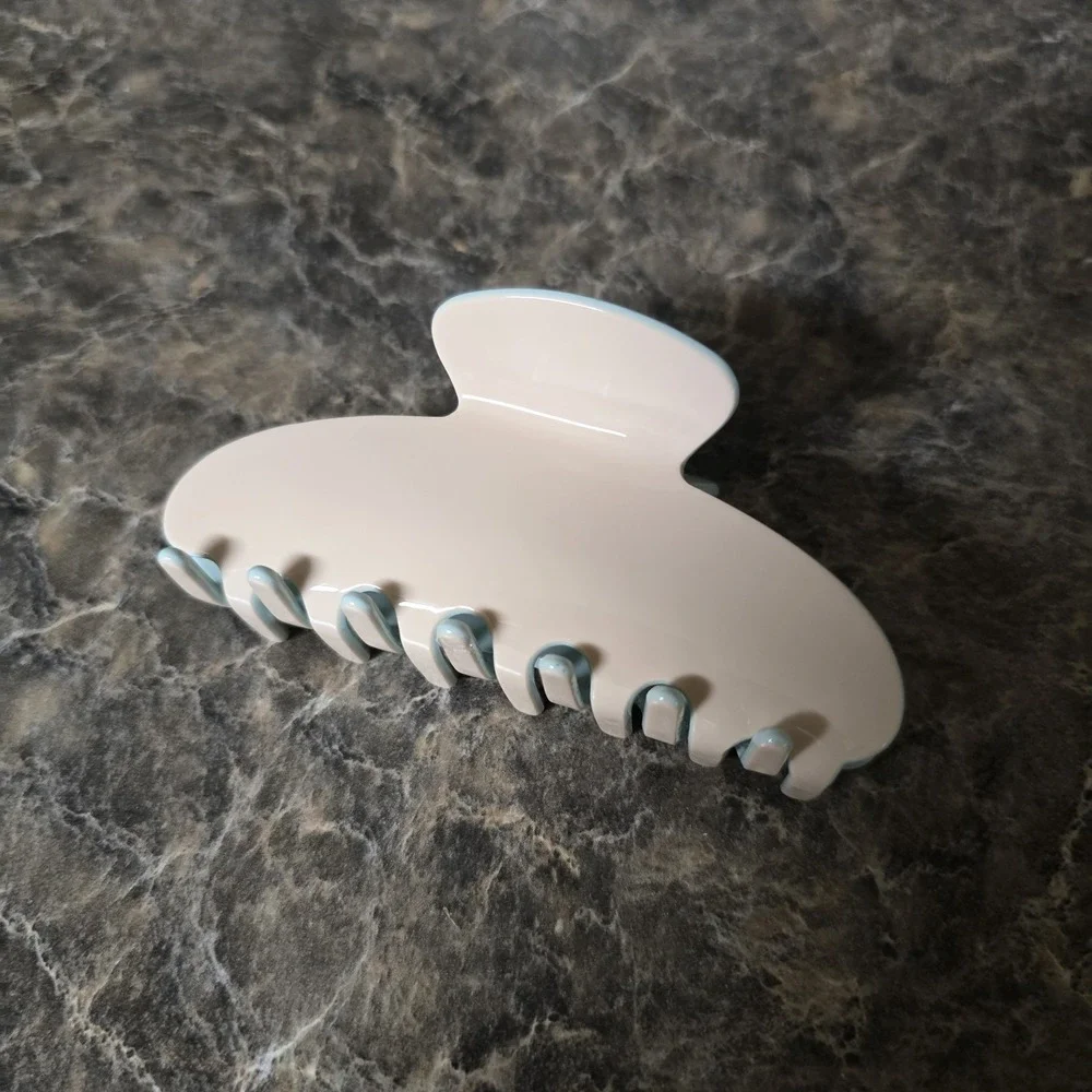 Parke Cupcake Claw  Clip *BIRTHDAY 2026* BRAND NEW🧁